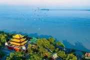 游明易摘人这一辈子，一定要去岳阳过次端午！